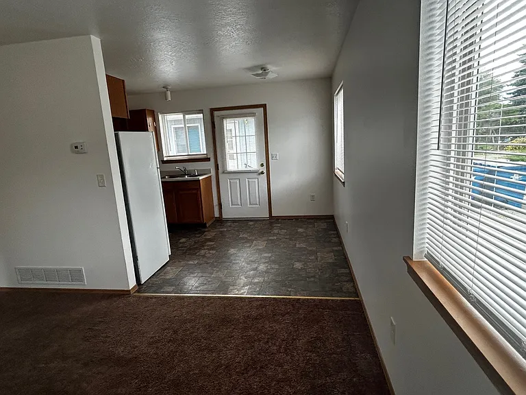 936 Palmer St — Photo 18