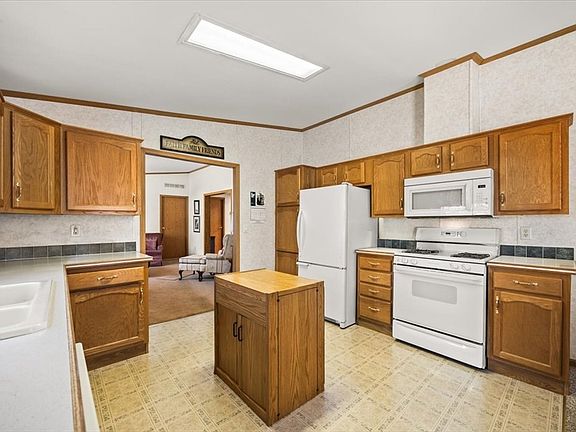 5th image of 180 Bumila Dr