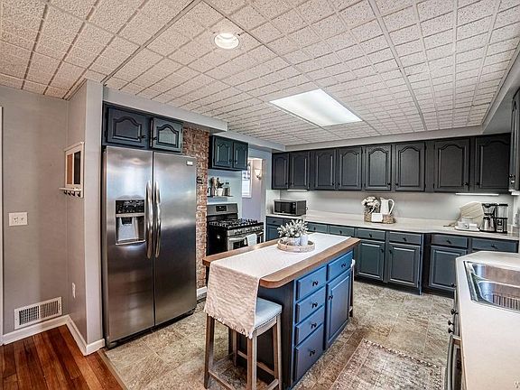 5th image of 132 N Ellicott St