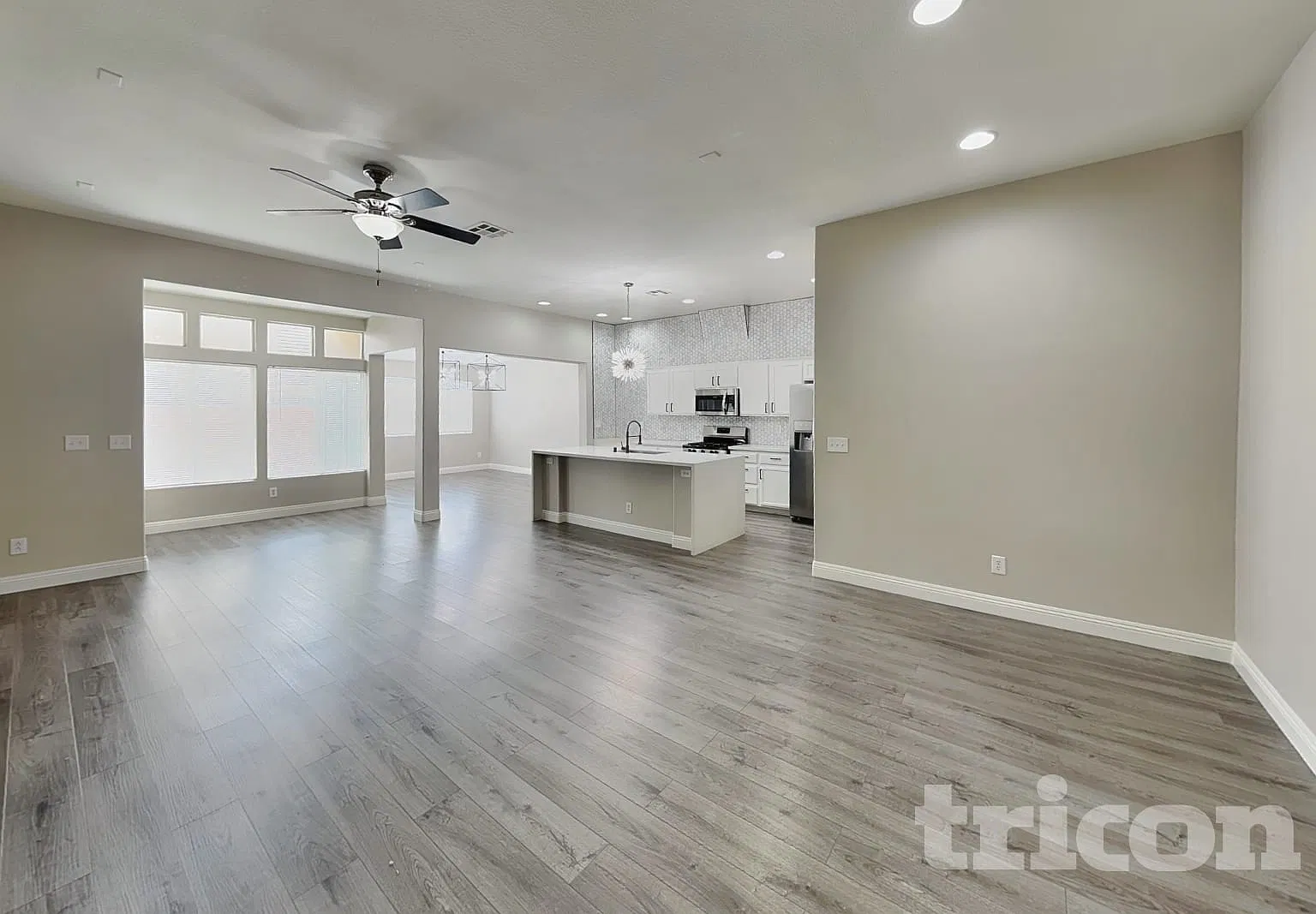 6211 Cumberland Gap Avenue Las Vegas NV — Photo 3