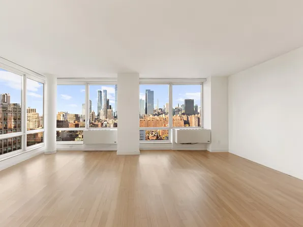 450 West 17th Street image 14 of 18