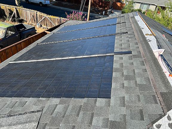 Solar shingle arrays 