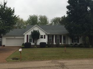 146 Weatheridge Dr, Jackson, TN 38305