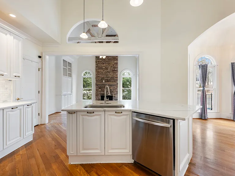2373 Bronze Oak Ln — Photo 11