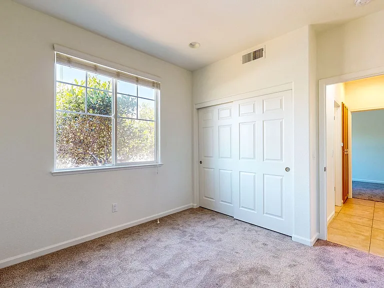 642 Acacia Ln — Photo 11