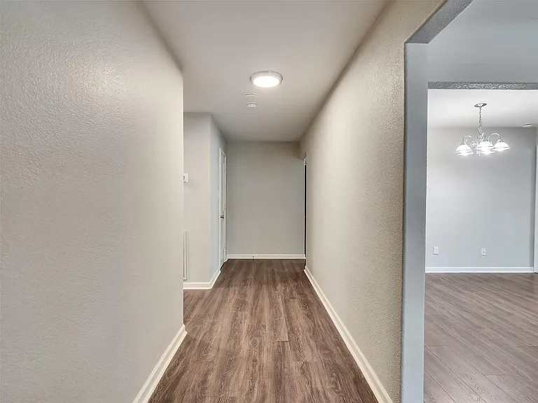 2030 Lone Rock Dr — Photo 3