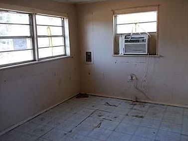 4th image of 30960 Dogwood St