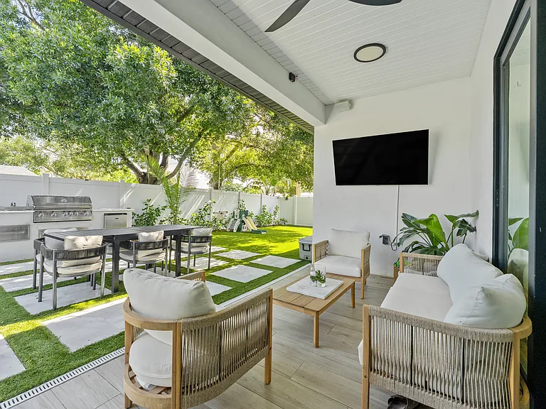 3701 W Leila Ave — Photo 11