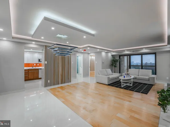 309 Yoakum Pkwy APT 1702, Alexandria, VA 22304