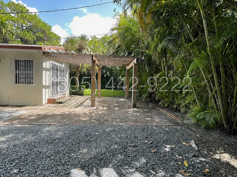 828 Lorca St — Photo 5