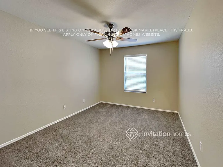 982 E Dee St — Photo 15