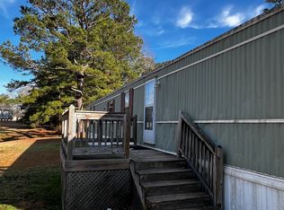 709 Three Bridges Est, Jacksonville, NC 28540