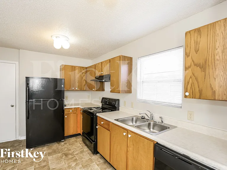 6321 Monteo Dr — Photo 5