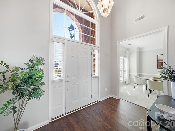 3rd image of 11224 Ridge Oak Dr