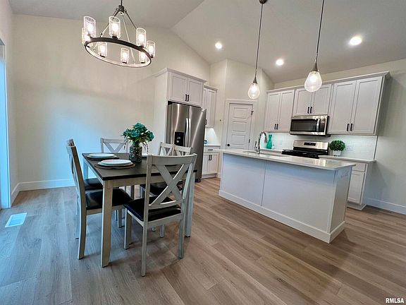 5th image of 706 Sweet Wood Ln