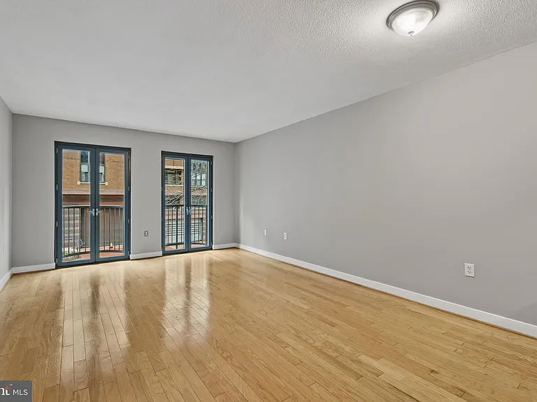 1117 10th St NW #202 — Photo 5
