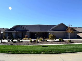 33064 Meadows Edge Ln, North Ridgeville, OH 44039