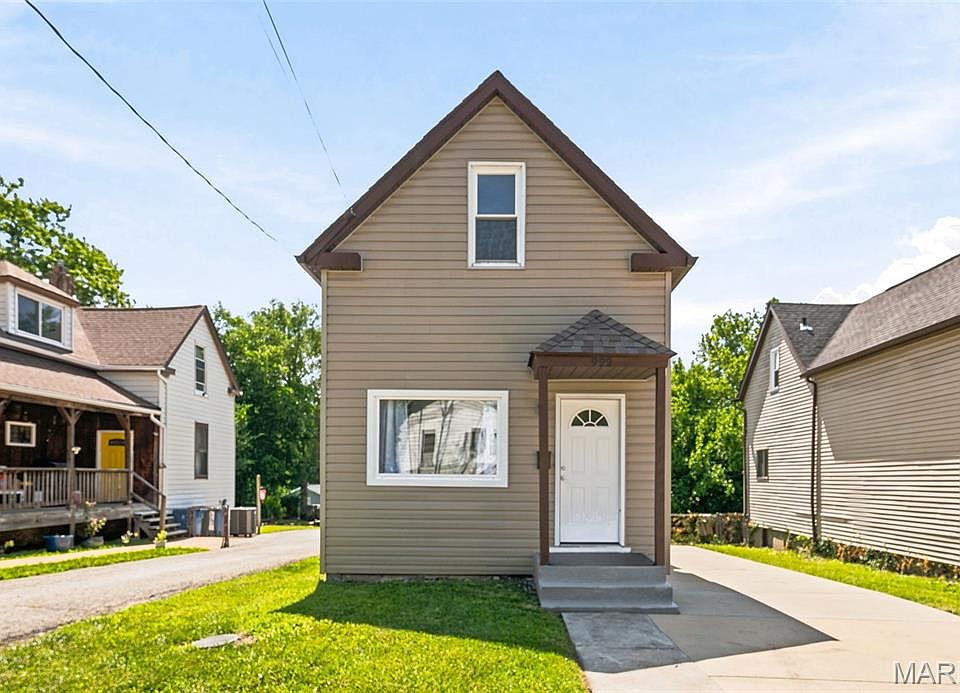1st image of 922 Dammert Ave
