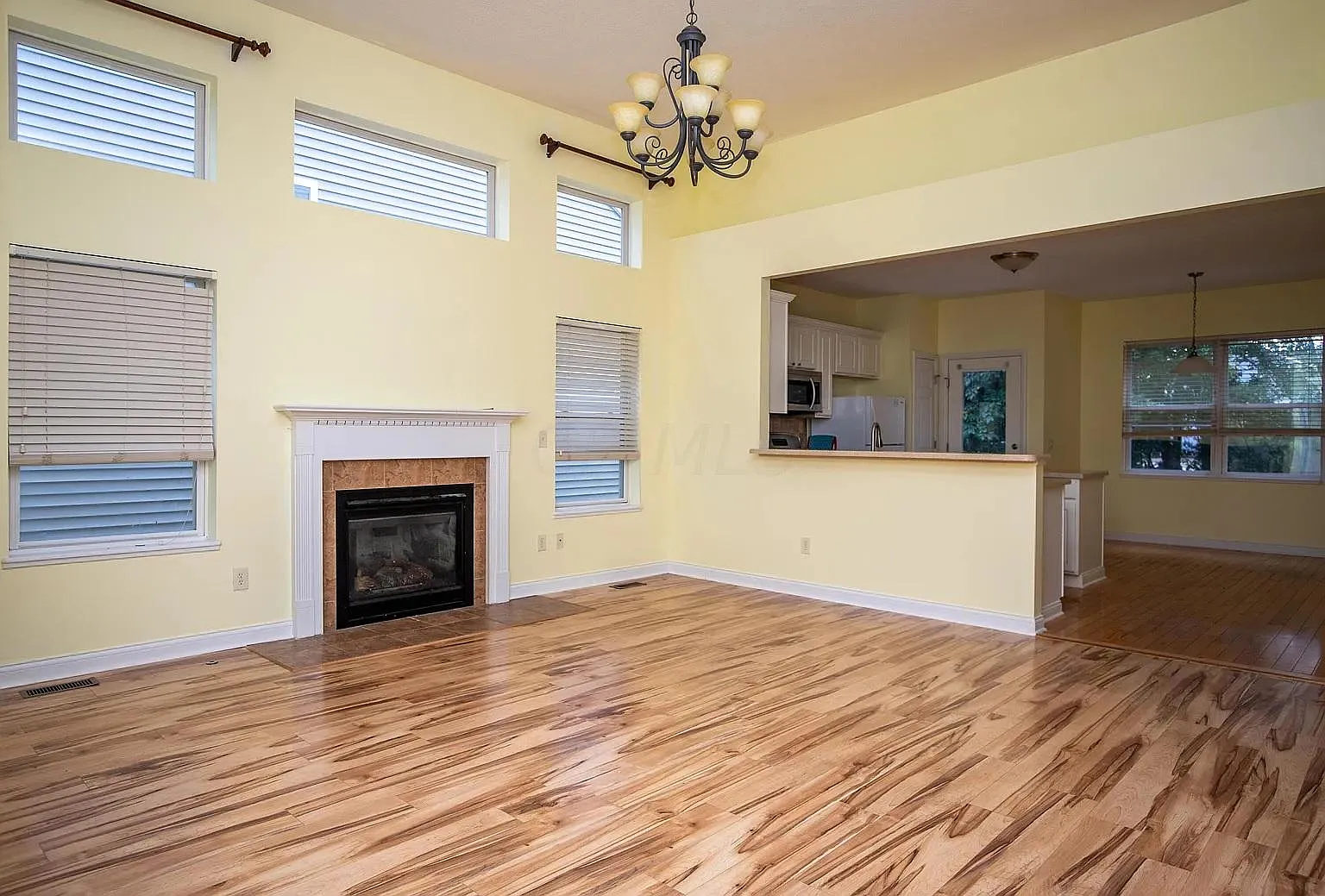 4 bed, 1556 sqft, $2,500 — Photo 3