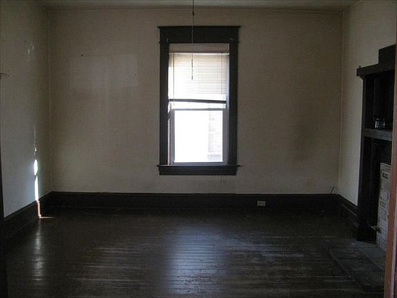 4th image of 1015 Stewart Ave SE