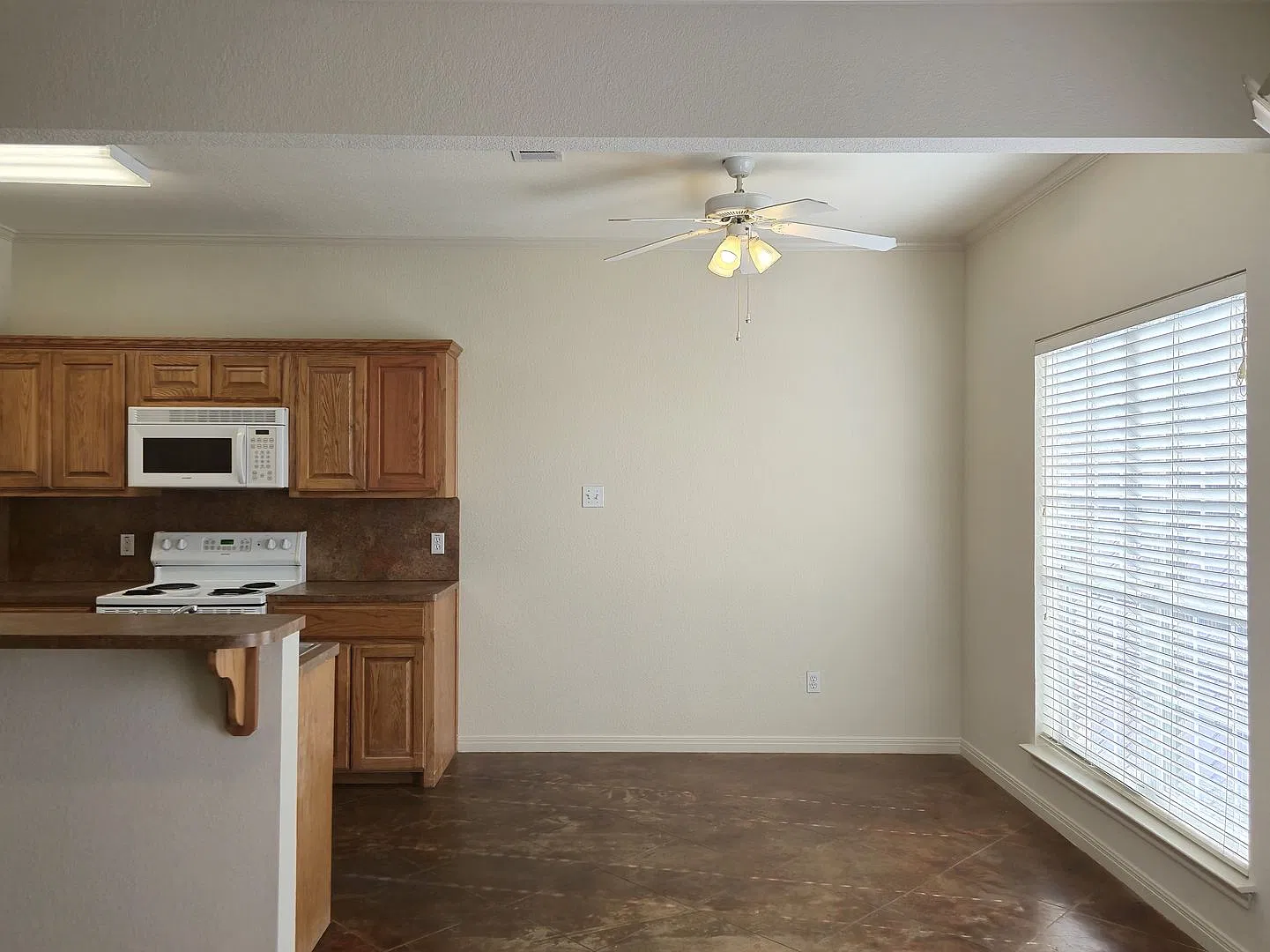 Surrey Ridge Duplex — Photo 4
