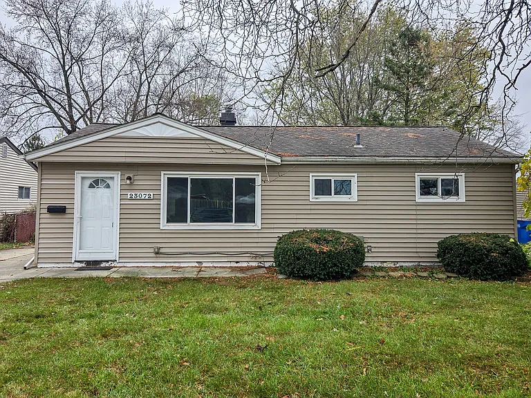 23072 Lauren Ave — Photo 20