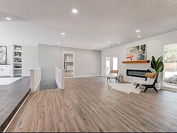 4th image of 2119 Parkland Way