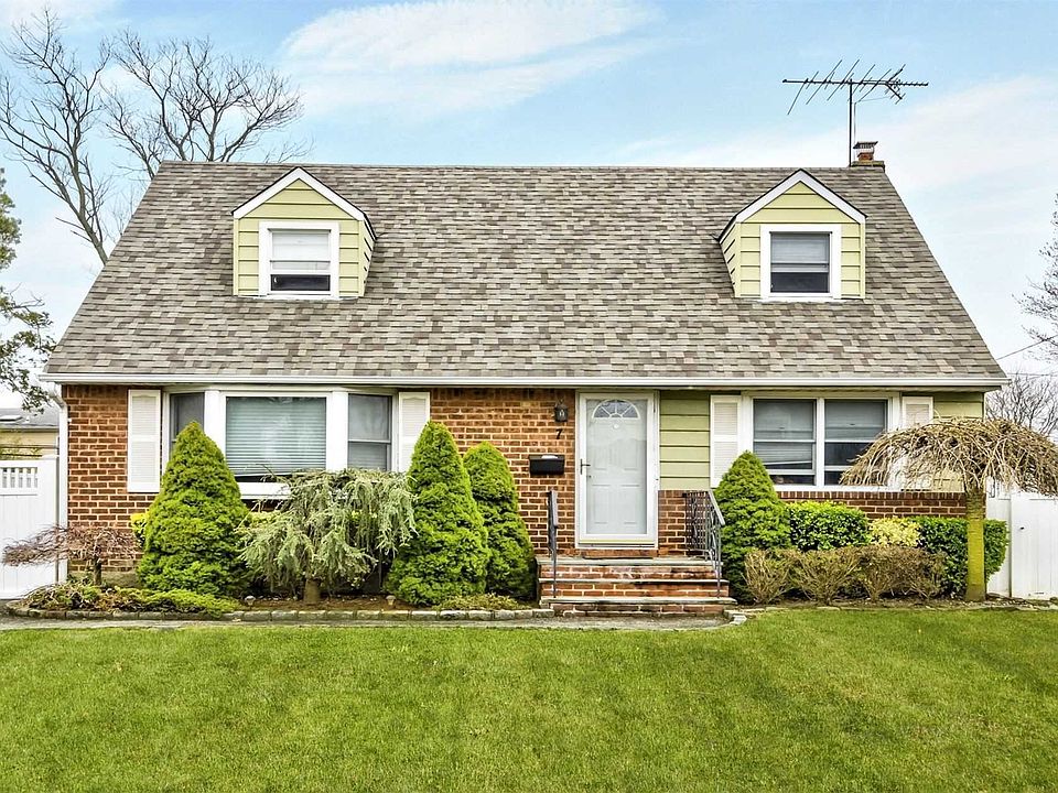 1st image of 7 Amby Ave