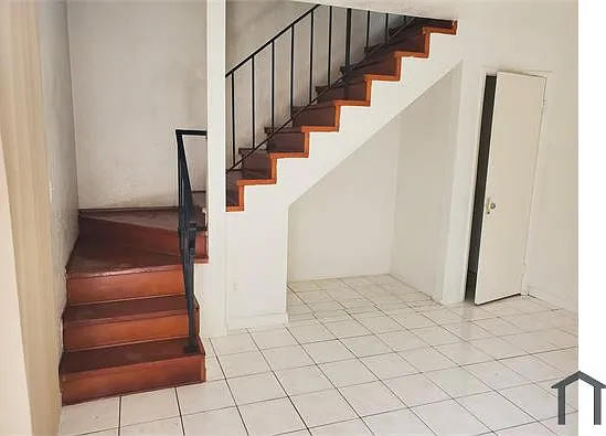 2 bed, 850 sqft, $2,200 — Photo 2