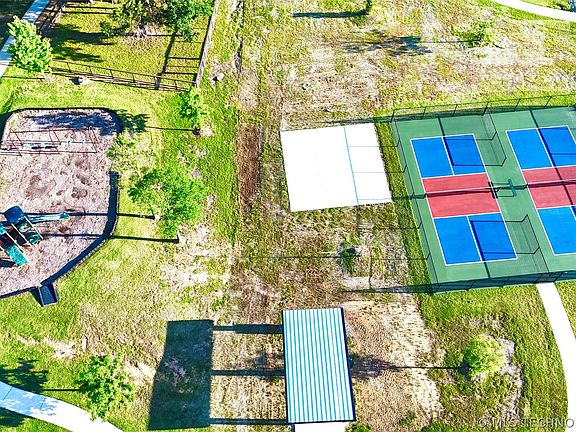 5th image of 210 Patriot Pointe Rd