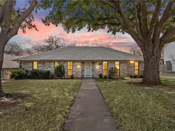 3907 Green Point Dr, Waco, TX 76710