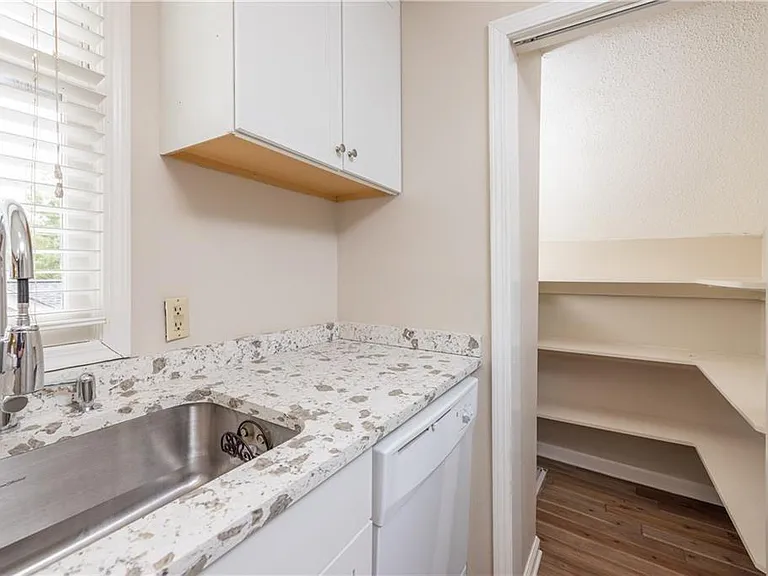 897 Argonne Ave NE #4 — Photo 12