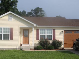 328 Bucking Horse Dr, Farmington, MO 63640