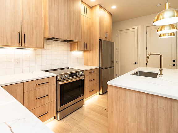 Pull down kitchen faucet.