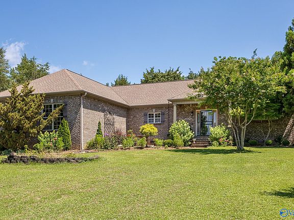 2nd image of 225 Cedar Trace Dr