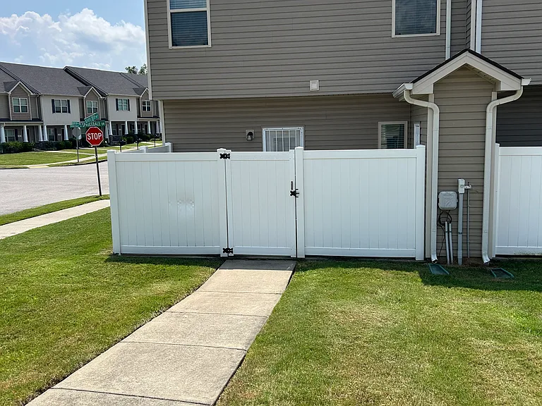 1567 Sprucedale Dr — Photo 3