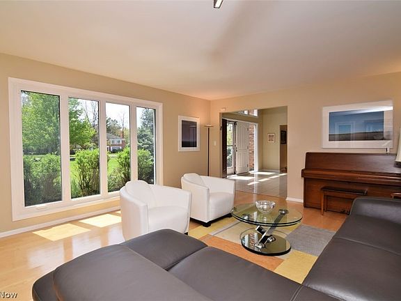 4th image of 9 Pepper Creek Dr