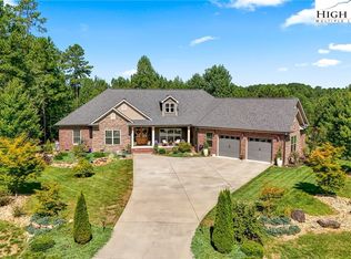 217 Harbor Ridge Dr, Connelly Springs, NC 28612