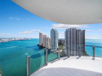 300 Biscayne Boulevard Way #2501, Miami, FL, 33131