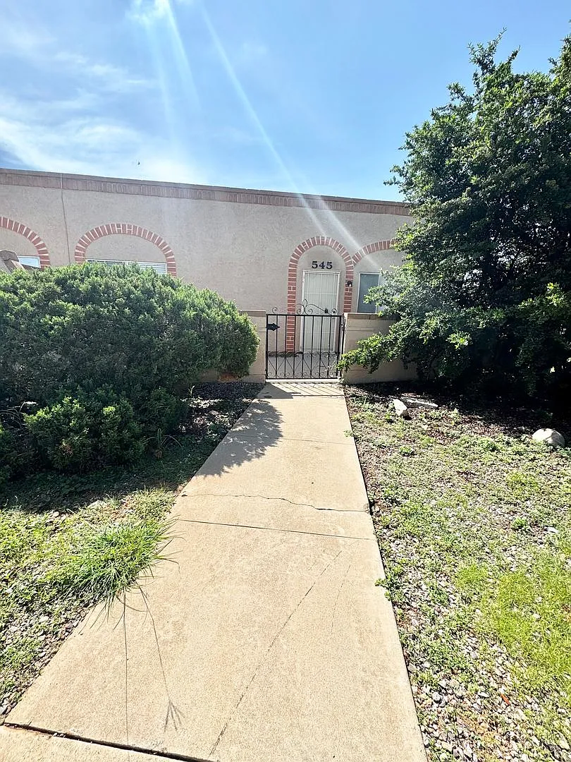 Move in Ready — Photo 1