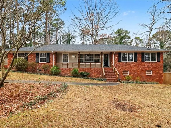 645 Oak Hill Cir, Stone Mountain, GA 30083