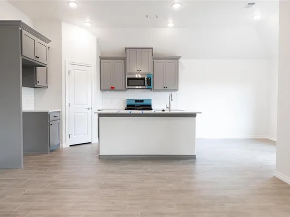 2208 NW 170th St, Edmond, OK 73012