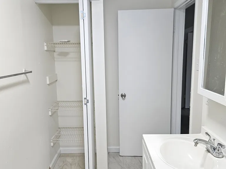 5887 Page Blvd #1E — Photo 10