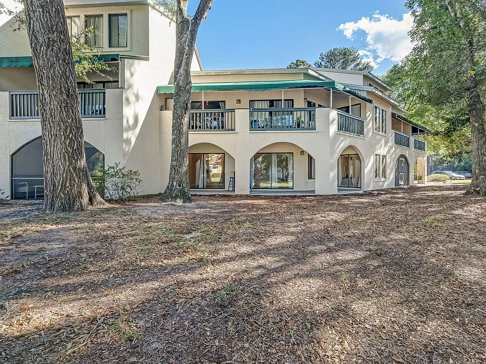 303 Westlake Ct