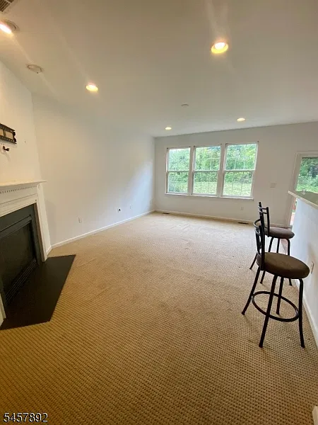 3 bed, 2.5 bath, $3,000 — Photo 4