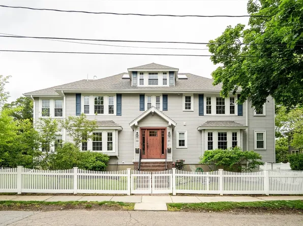 57 Elm St #57, Belmont, MA 02478
