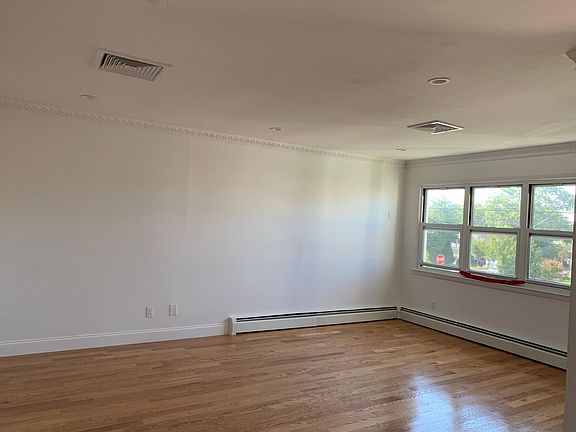 3rd image of 15006 7th Ave Floor 1