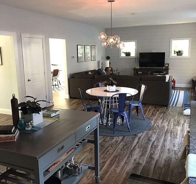 2nd image of 31 Clinton St