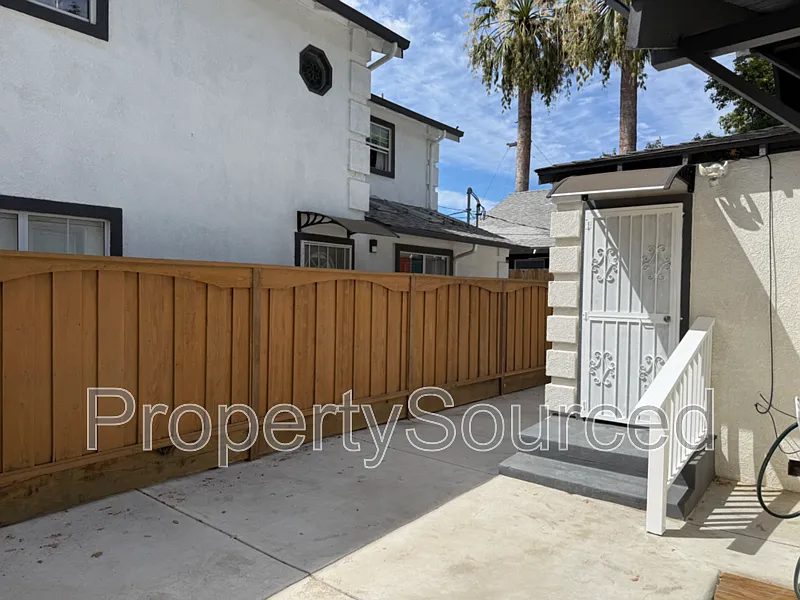1 bed, 1.0 bath, 698 sqft, $1,750 — Photo 4