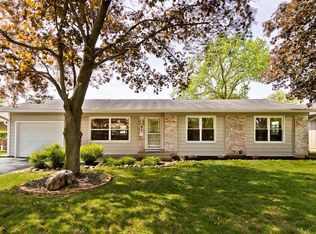 85 Kendal Rd, Elk Grove Village, IL 60007